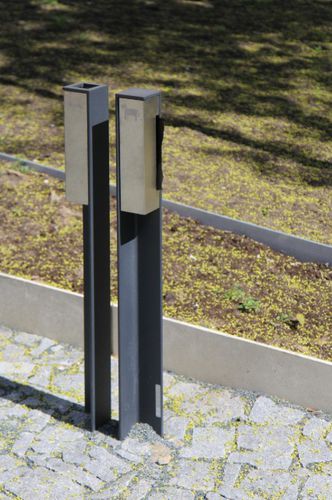 Valet de nuit au sol - VALET - mmcité street furniture - mural / en acier inoxydable / contemporain