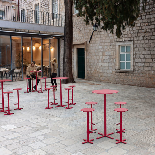 Tabouret de bar contemporain - TAPAS - mmcité street furniture - en HPL / en plastique recyclé / avec piètement en acier