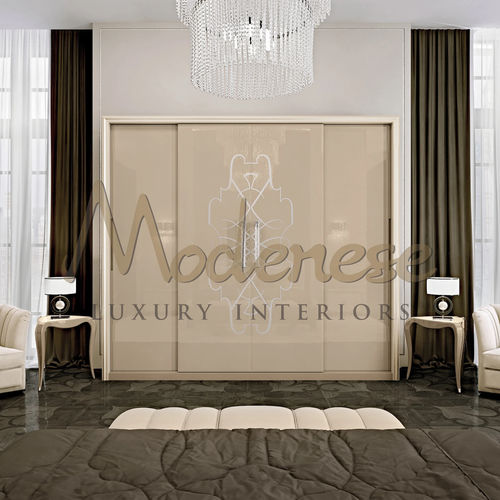 Armoire contemporaine - 20213 - Modenese Luxury Interiors - en bois laqué brillant / à portes coulissantes / haut de gamme