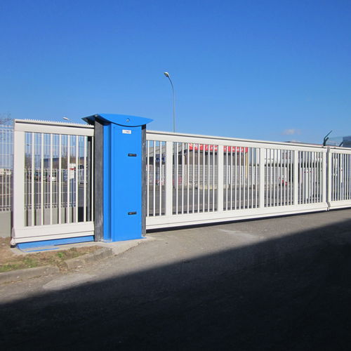 Portail autoportant - ULMALU® 800 CLASSIC 35 - TGO (TRAVAUX GENERAUX DE L'OUEST) - droit / gauche / en aluminium