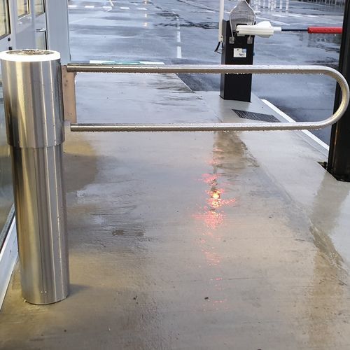 Barrière de contrôle d'accès - AL 933 - TGO (TRAVAUX GENERAUX DE L'OUEST) - battante / en acier / en verre