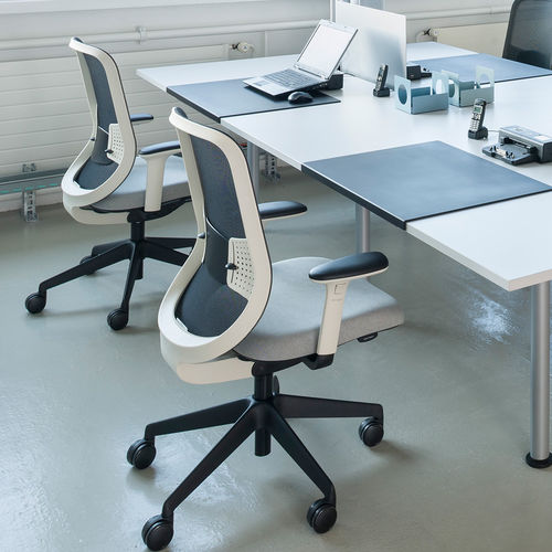 Chaise de bureau contemporaine - DO - Orange Box - d'intérieur / en résille / avec piètement en aluminium