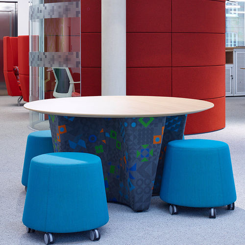 Table contemporaine - AWAY FROM THE DESK - Orange Box - en bois / avec piètement en bois / ronde