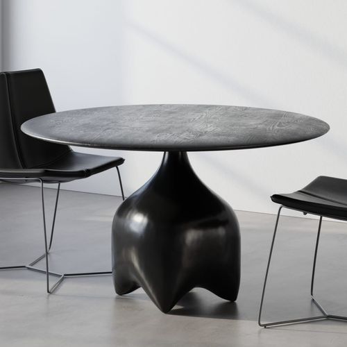 Table à manger contemporaine - MALAGANA - Aguirre Design - en pin / avec piètement en bronze / ronde