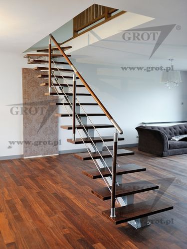 Escalier demi-tournant - INGA 4 - GROT - à marches en bois / structure en métal / contemporain
