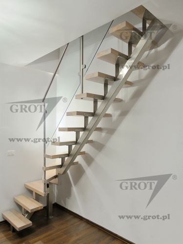 Escalier demi-tournant - INGA 6 - GROT - à marches en bois / structure en métal / contemporain