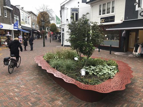 Jardinière en acier à revêtement par poudre - BAARN - ANAE street furniture - contemporaine / pour espace public / marron