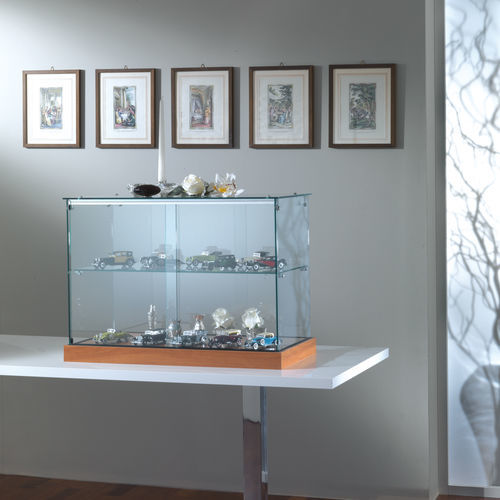 Vitrine contemporaine - 190/B - Italvetrine - sur plan / en verre trempé / en bois