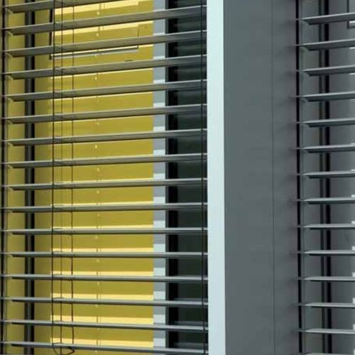 Brise-soleil en aluminium - Solaris Tende srl - pour façade / pour fenêtre / vertical