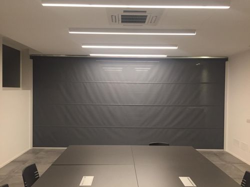Séparateur de bureau à fixation au plafond - DIVISORIO A SCOMPARSA PER UFFICIO - Solaris Tende srl - en tissu