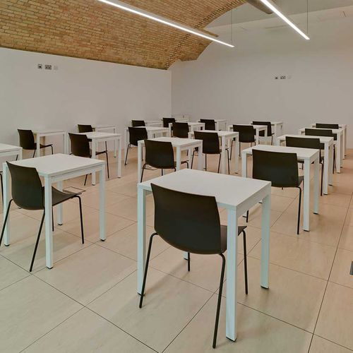 Table d'enseignement contemporaine - CLIC  - Dynamobel - en stratifié / avec piètement en métal / rectangulaire