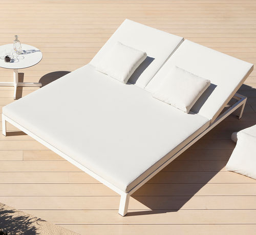 Bain de soleil contemporain - NAK - bivaq - en tissu / en aluminium extrudé / de jardin
