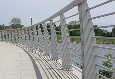 Garde-corps en inox - SEA RAIL - TUTTLE RAILING - en aluminium / à barreaux / d'extérieur