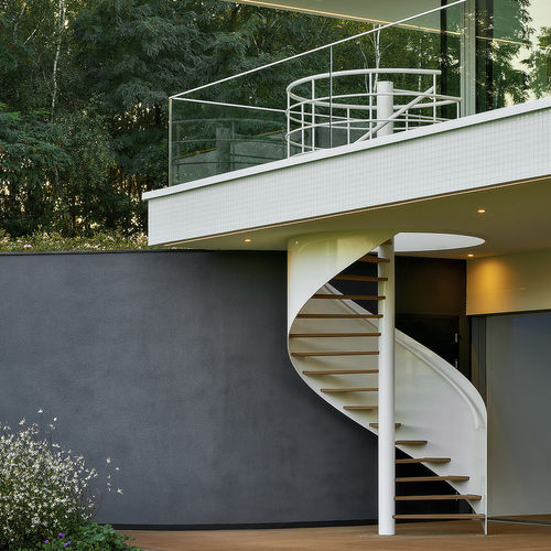 Escalier haut de gamme - HOLTEN - EeStairs - en colimaçon / à marches en bois / à marches en plastique