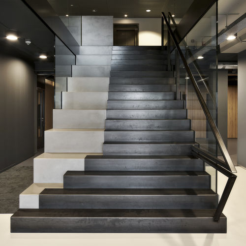 Escalier haut de gamme - BUKO, BEVERWIJK - EeStairs - droit / à marches en métal / structure en acier