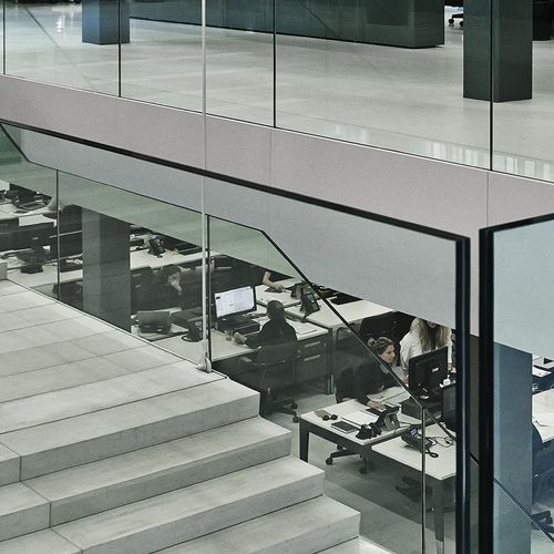 Garde-corps en métal - G-STAR HQ, AMSTERDAM - EeStairs - à panneaux en verre / d'extérieur / d'intérieur