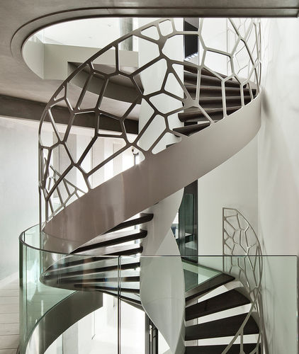 Escalier haut de gamme - ERIC & CAROLE COICAUD, LE HAVRE - EeStairs - hélicoïdal / à marches en bois / structure en acier laqué