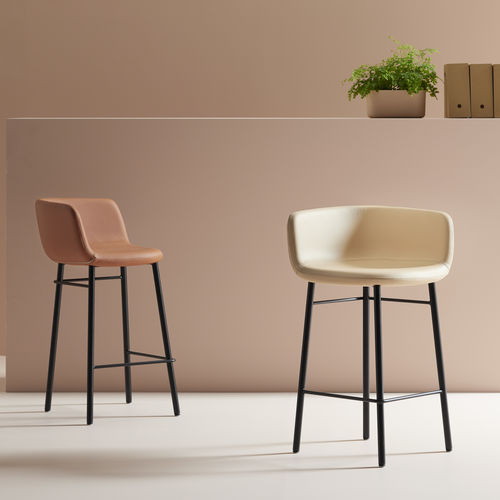 Tabouret de bar contemporain - XOKO - AKABA - en cuir / en tissu / avec piètement en acier