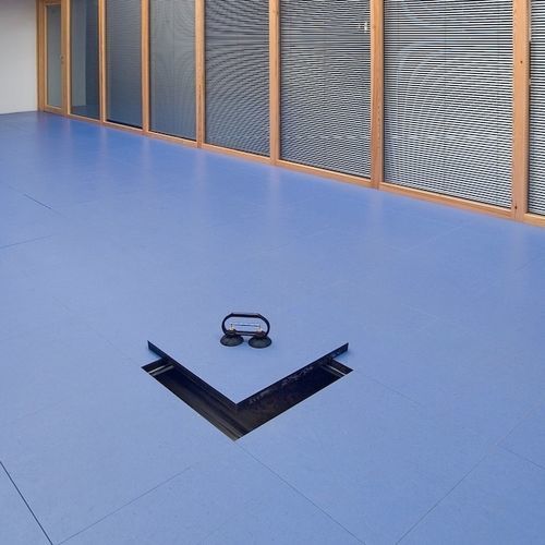 Plancher technique en linoléum - RESILIENT - PETRAL - en caoutchouc / en PVC / en fibres synthétiques