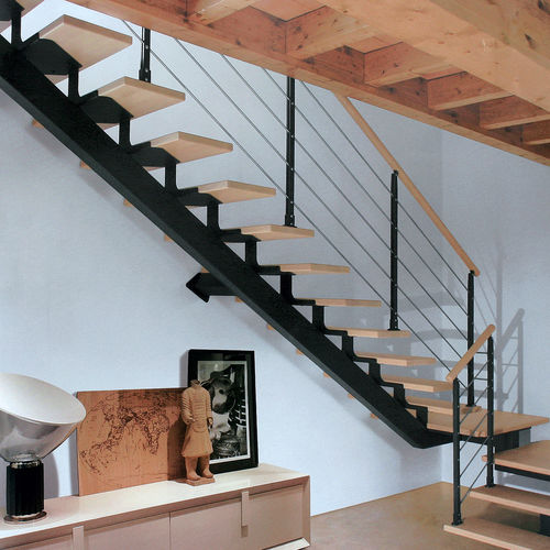 Escalier quart tournant - GERANIO C - New Living srl - à marches en bois / structure en acier / contemporain