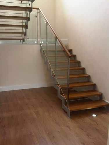 Escalier demi-tournant - IBISCO D/N - New Living srl - à marches en bois / structure en acier / contemporain