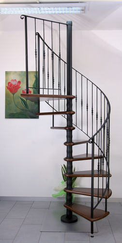 Escalier en colimaçon - MIMOSA - New Living srl - à marches en bois / structure en fonte / structure en métal