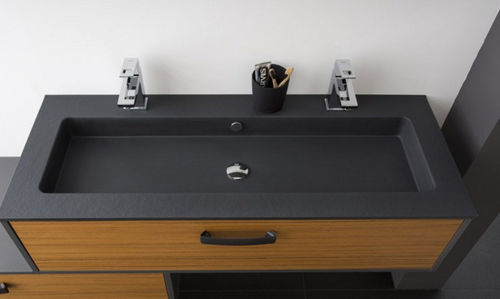 Salle de bain contemporaine - LUMIÈRE ET ZÉNITUDE - PERENE - en teck