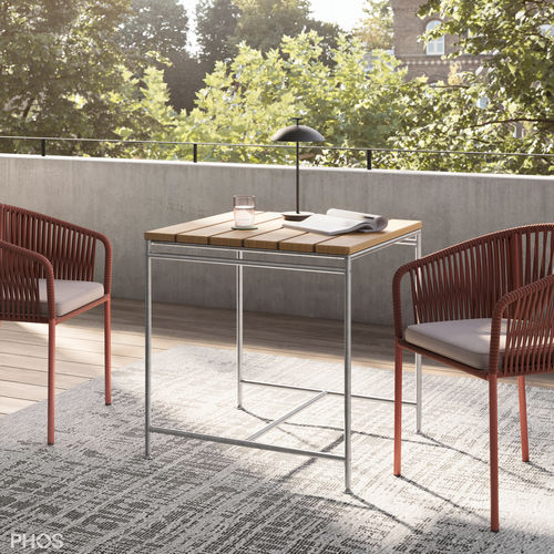 Table design minimaliste - Outdoor Beistelltisch - PHOS Design GmbH - en teck / avec piètement en acier inoxydable / carrée