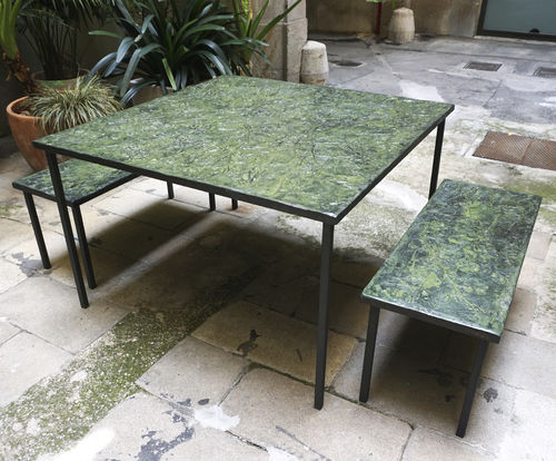 Ensemble table et bancs contemporain - EMPREINTES - ICI ET LA - en béton fibré / en acier peint / sur mesure