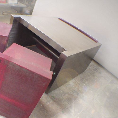 Table basse contemporaine - LITTLE CONNECT  - ICI ET LA - en acier inoxydable poli / en acier peint / avec piètement en acier inoxydable poli