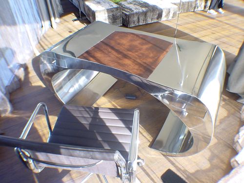 Bureau design original - WAIST_CLASSIC - ICI ET LA - en acier inoxydable poli / en cuir / sur mesure