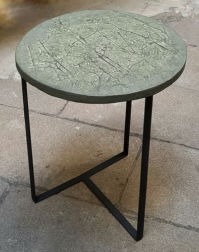 Table d'appoint contemporaine - EMPREINTES R - ICI ET LA - en béton fibré / avec piètement en acier peint / ronde