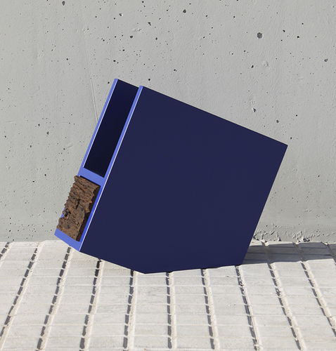 Porte-revues contemporain - M BLUE - ICI ET LA - résidentiel / en MDF laqué / bleu