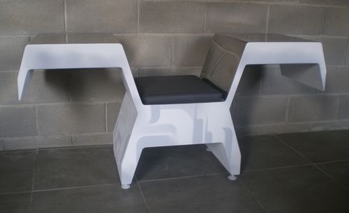 Chaise design original - INVADER_GRAF  - ICI ET LA - d'intérieur / en cuir / en acier laqué