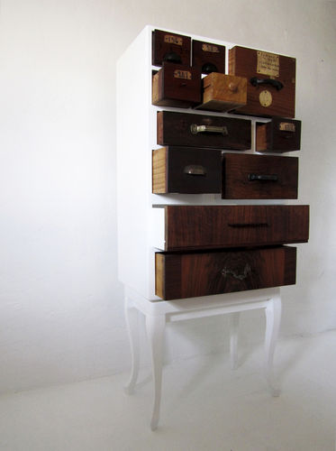Commode sur pieds hauts - 201  - ICI ET LA - design original / en bois laqué / en bois patiné