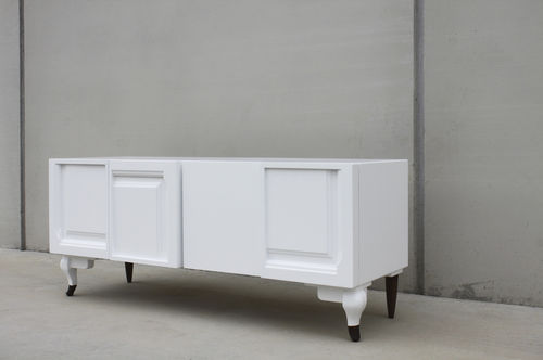 Buffet design original - DOOR 01 - ICI ET LA - en bois laqué / sur mesure / contract