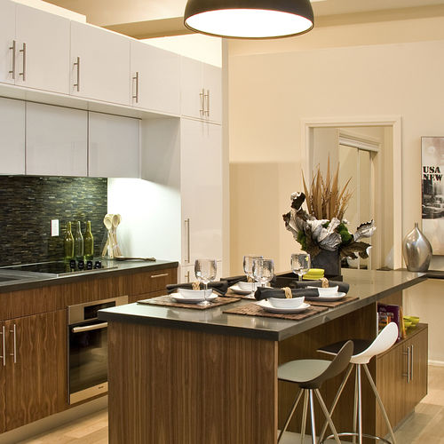 Cuisine contemporaine - MODENA - AYA kitchens - en bois / avec îlot / en L