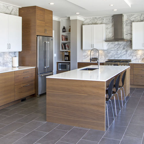 Cuisine contemporaine - SEAFORTH - AYA kitchens - en bois peint / avec îlot / en L