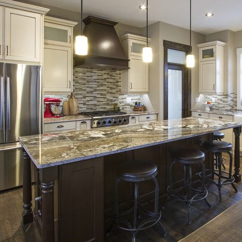 Cuisine classique - BEDFORD  - AYA kitchens - en bois peint / avec îlot / en L