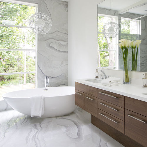 Salle de bain contemporaine - CIRRUS - AYA kitchens - en chêne / en noyer