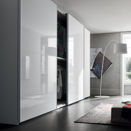 Armoire contemporaine - DUAL - Maronese - en bois laqué / en chêne / à porte coulissante