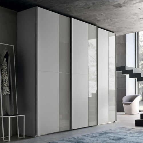 Armoire contemporaine - ZEN - Maronese - en bois laqué / en frêne / en verre laqué