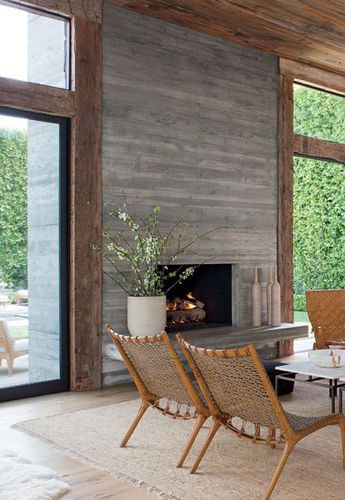 Habillage de cheminée contemporain - PÊLE-MÊLE - BALIAN BETON Atelier - en béton bfuhp Ductal®