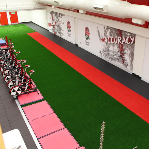 Sol sportif d'intérieur - SPORTEC® UNI classic sandwich  - KRAIBURG Relastec GmbH & Co. KG - en caoutchouc recyclé / synthétique / professionnel