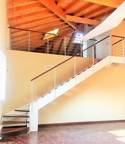 Escalier quart tournant - Link Linear - CAST DESIGN - demi-tournant / à marches en bois / structure en acier