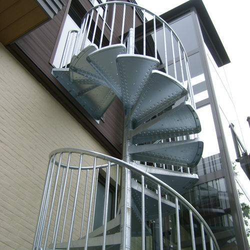 Escalier en colimaçon - A6 - CAST DESIGN - à marches en métal / structure en métal / résidentiel