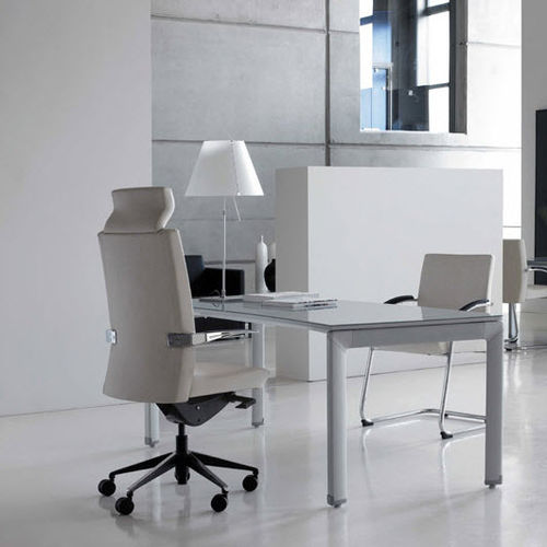 Fauteuil de direction contemporain - E+ - Forma 5 - en cuir / en métal / avec repose-tête