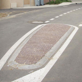 Bordure de protection - RESIN KERBS - Proople - en résine / linéaire