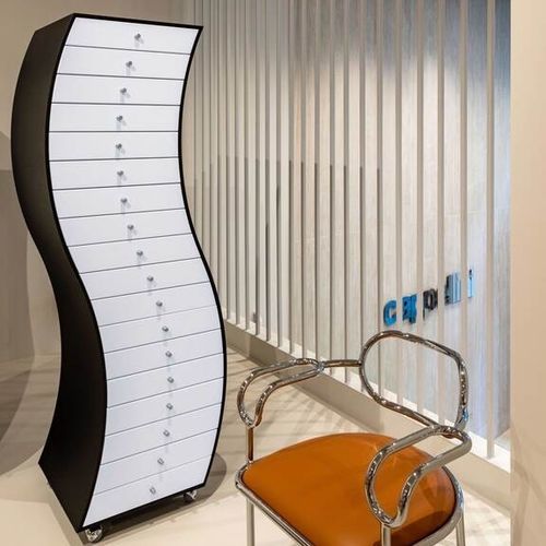 Chiffonnier contemporain - PROGETTI COMPIUTI - Cappellini - en frêne / par Shiro Kuramata / blanc