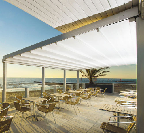 Pergola adossée - LEVEL - Pratic S.p.A - en aluminium / couverture coulissante en toile PVC / rétractable